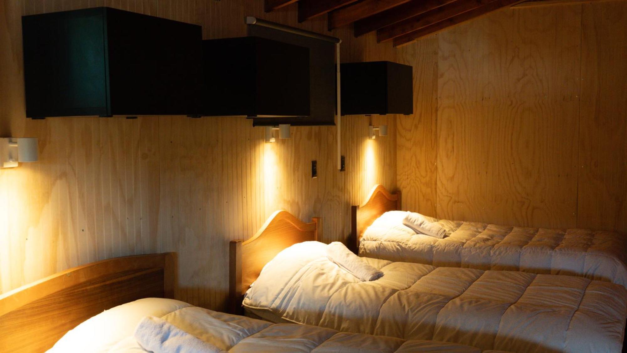 Single Bed in Female Dormitory Room,1525652476:JPEG